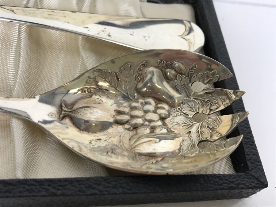 Raimond Sheffield England Repousse Silverplate Salad Serving Set In Case [Photo 4]