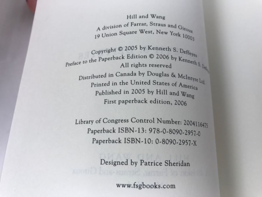 Paperback Book 'Beyond Oil The View From Hubbert's Peak' By Kenneth S. Deffeyes First Paperback Edition 2006 [Photo 5]