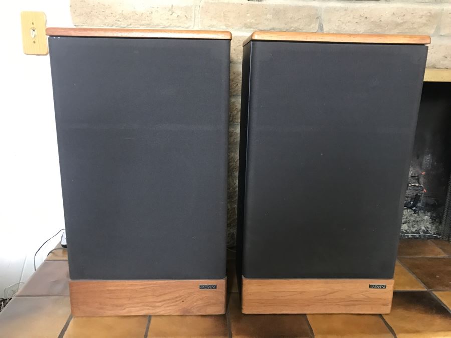 Pair Of ADVENT Legacy Speakers International Jensen Both Bass Woofers Need Foam Replaced