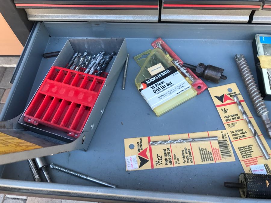 CRAFTSMAN Rolling Metal Tool Cabinet Box Loaded With Tools Including CRAFTSMAN Tools See All Photos [Photo 31]