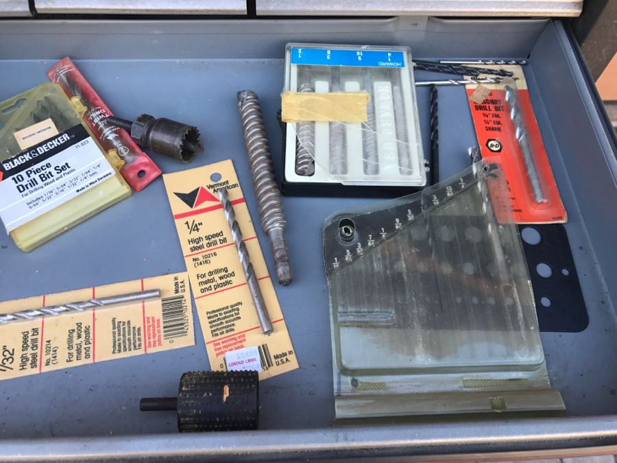 CRAFTSMAN Rolling Metal Tool Cabinet Box Loaded With Tools Including CRAFTSMAN Tools See All Photos [Photo 32]