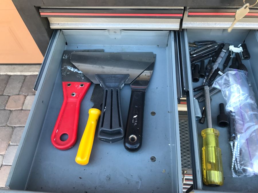 CRAFTSMAN Rolling Metal Tool Cabinet Box Loaded With Tools Including CRAFTSMAN Tools See All Photos [Photo 27]