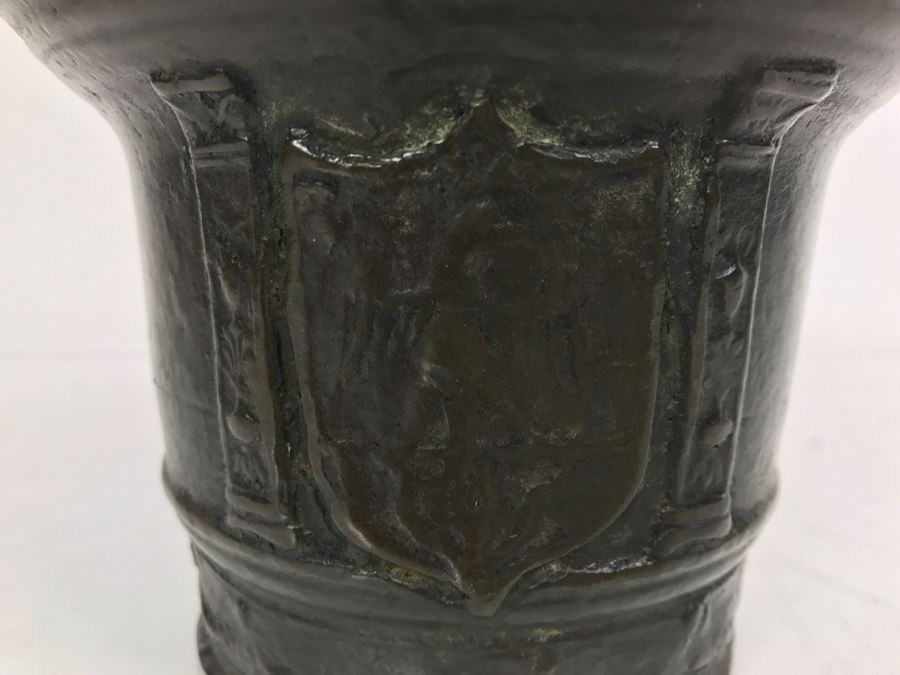 Antique Spanish Bronze Mortar With Twisted Handle And Crest With Eagle Weighs 2,890g [Photo 1]