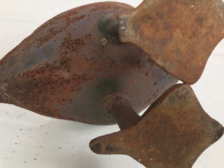 Cast Iron Garden Duck Goose (Note One Foot Is Slightly Chipped) Weighs 3,839g [Photo 10]