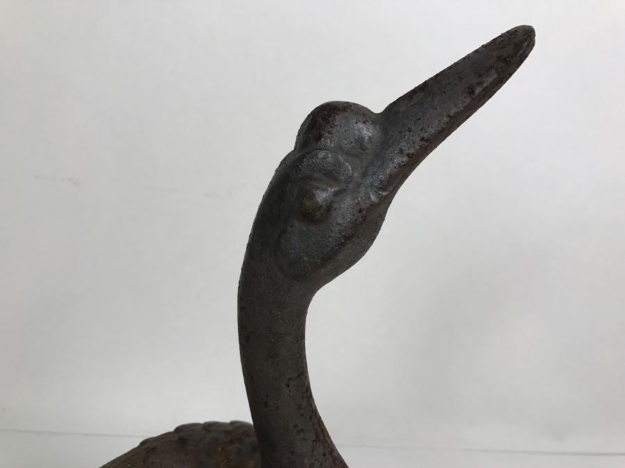 Cast Iron Garden Duck Goose (Note One Foot Is Slightly Chipped) Weighs 3,839g [Photo 7]
