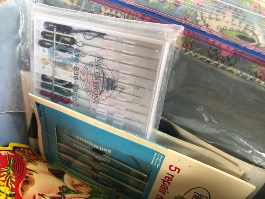 Vintage Sewing Box Filled With Various Sewing Supplies See Photos [Photo 17]