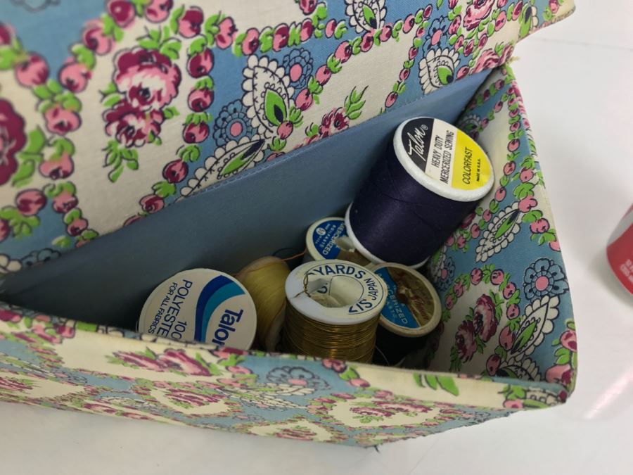 Vintage Sewing Box Filled With Various Sewing Supplies See Photos [Photo 4]