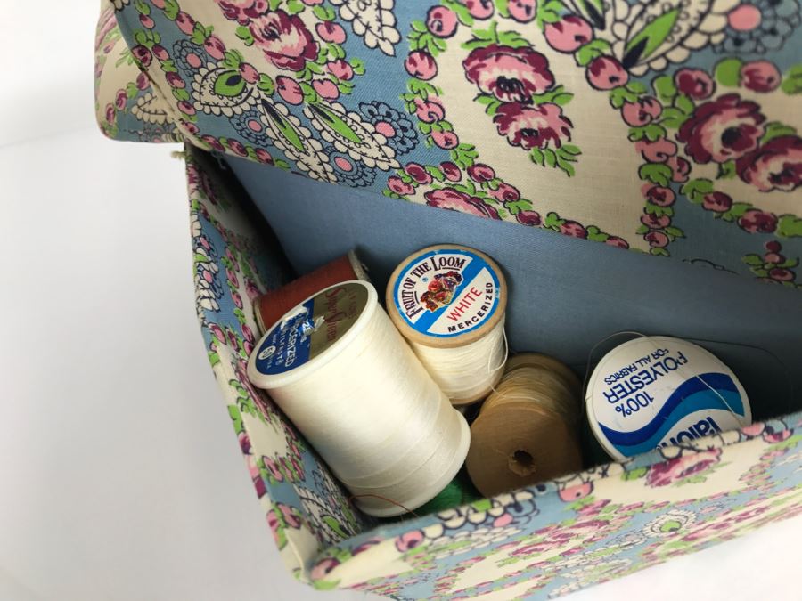 Vintage Sewing Box Filled With Various Sewing Supplies See Photos [Photo 5]