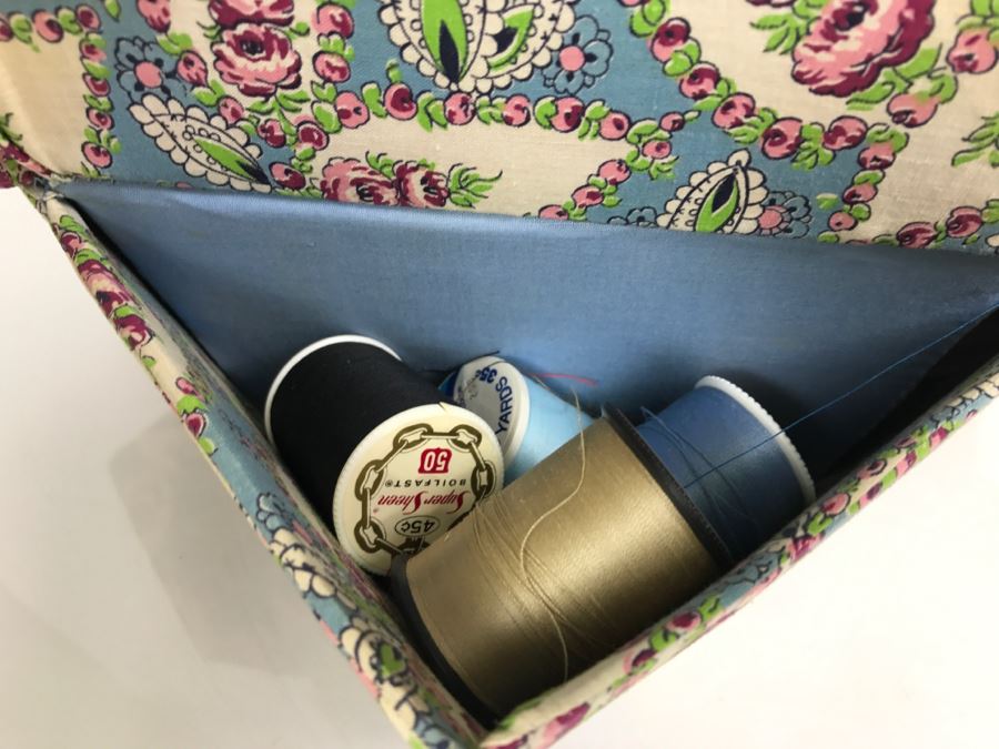 Vintage Sewing Box Filled With Various Sewing Supplies See Photos [Photo 6]