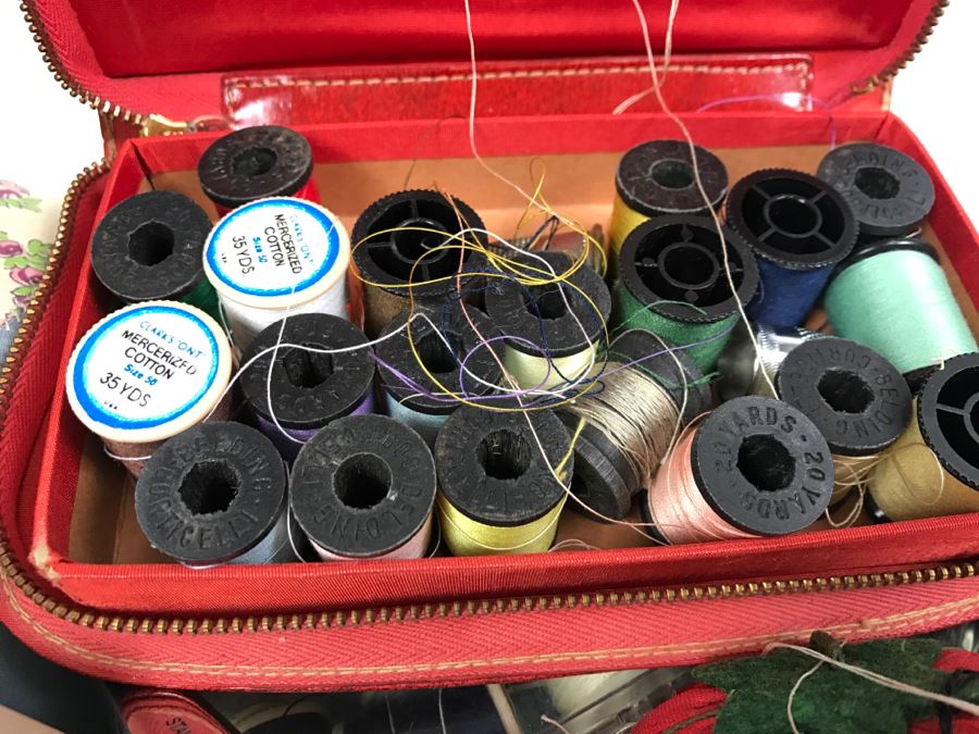 Vintage Sewing Box Filled With Various Sewing Supplies See Photos [Photo 10]