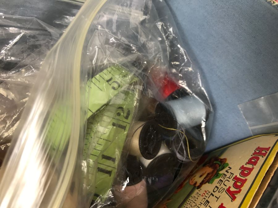 Vintage Sewing Box Filled With Various Sewing Supplies See Photos [Photo 15]