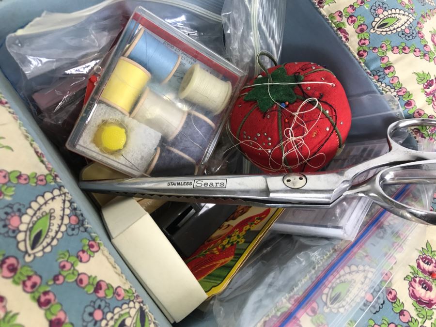 Vintage Sewing Box Filled With Various Sewing Supplies See Photos [Photo 11]