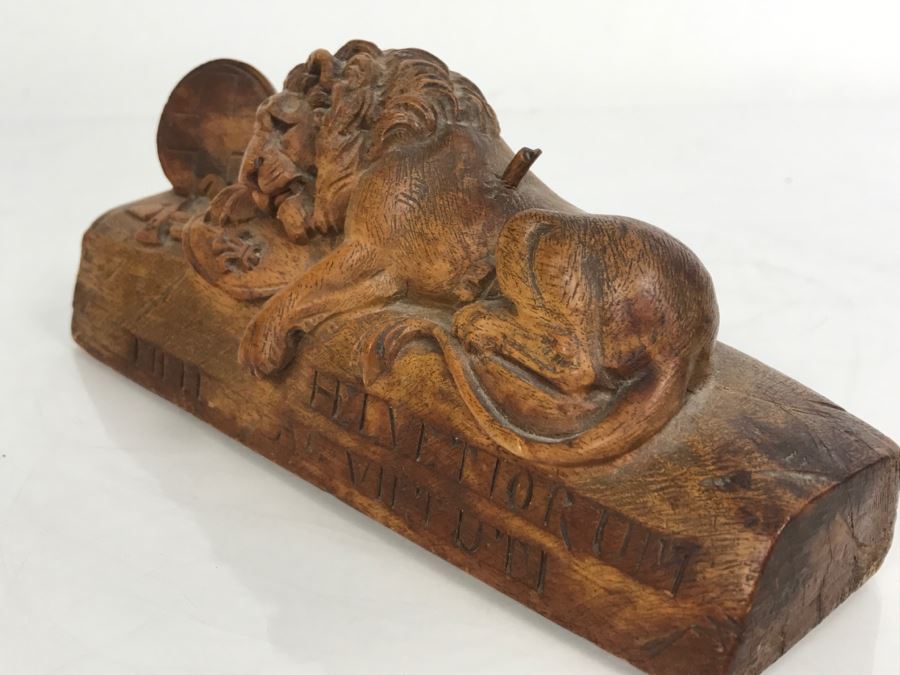 Vintage Hand Carved Wooden Sculpture Of The Lion Of Lucerne Luzern Switzerland Well Executed Detailed Carving [Photo 29]