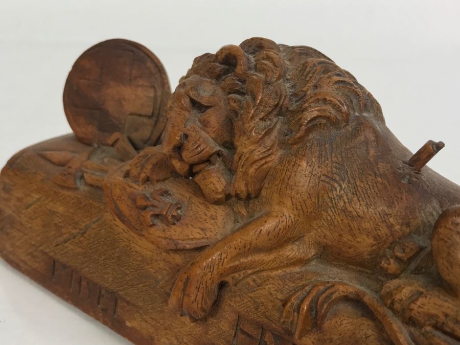 Vintage Hand Carved Wooden Sculpture Of The Lion Of Lucerne Luzern Switzerland Well Executed Detailed Carving [Photo 31]