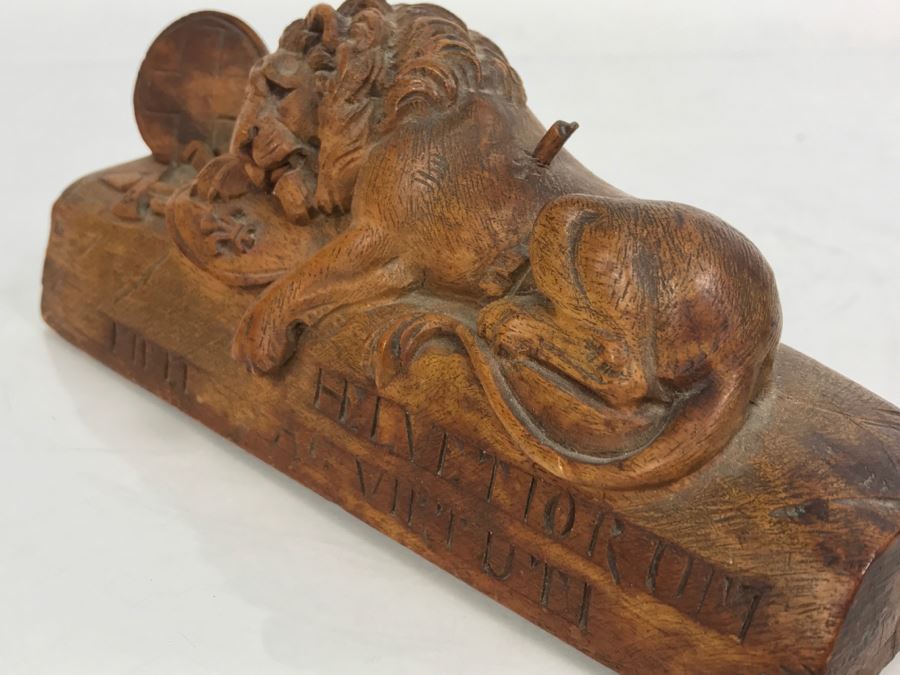 Vintage Hand Carved Wooden Sculpture Of The Lion Of Lucerne Luzern Switzerland Well Executed Detailed Carving [Photo 28]