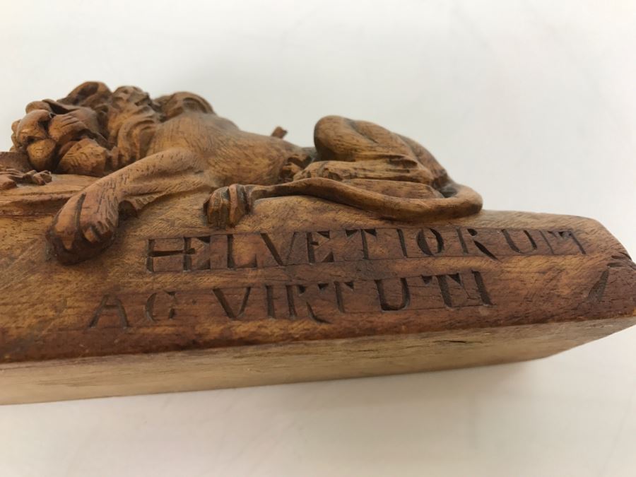 Vintage Hand Carved Wooden Sculpture Of The Lion Of Lucerne Luzern Switzerland Well Executed Detailed Carving [Photo 10]