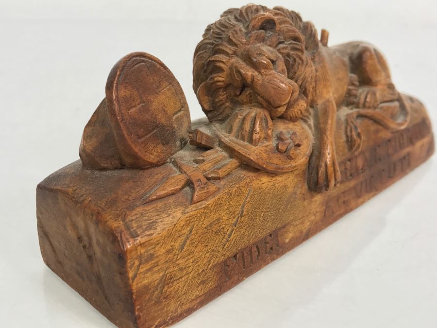 Vintage Hand Carved Wooden Sculpture Of The Lion Of Lucerne Luzern Switzerland Well Executed Detailed Carving [Photo 15]