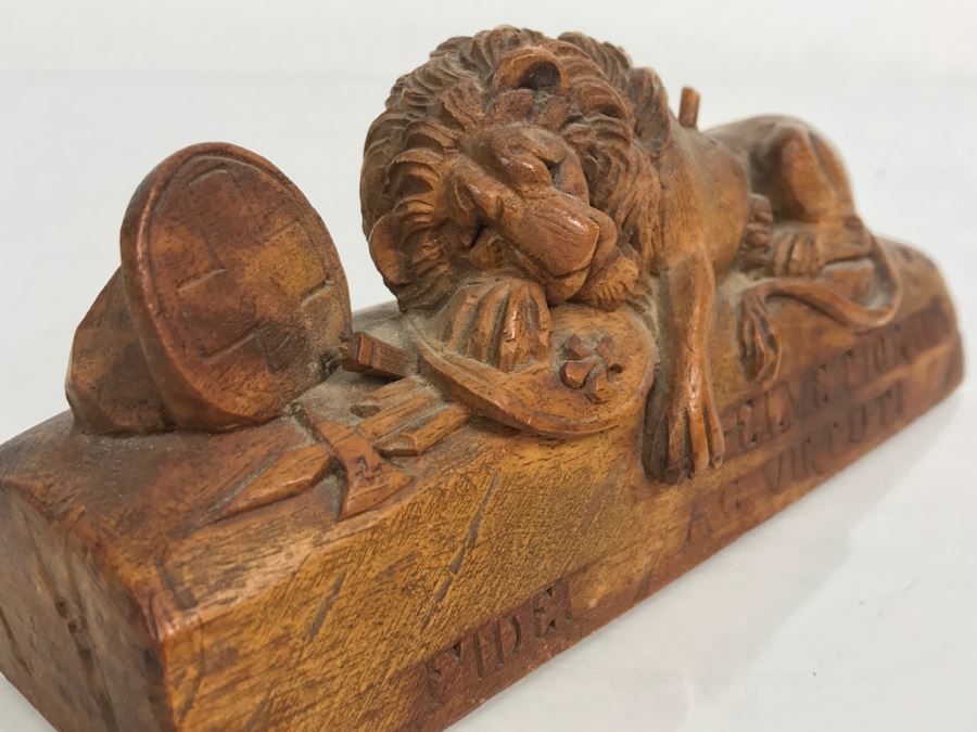 Vintage Hand Carved Wooden Sculpture Of The Lion Of Lucerne Luzern Switzerland Well Executed Detailed Carving [Photo 17]