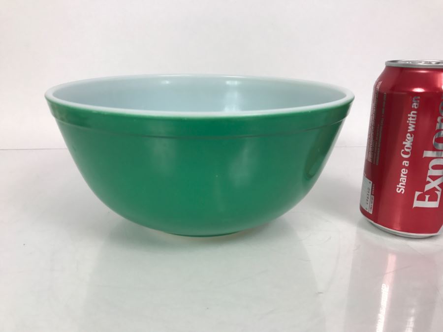 Vintage Lime Green PYREX Mixing Bowl 2 1/2 Qt 403 [Photo 4]