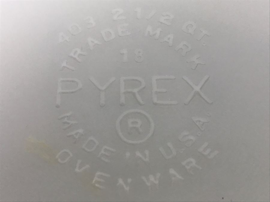 Vintage Lime Green PYREX Mixing Bowl 2 1/2 Qt 403 [Photo 6]