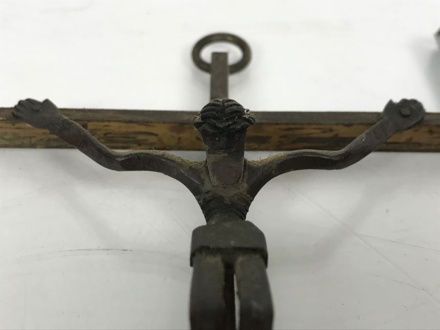 Vintage Metal Crucifix Sculpture [Photo 3]