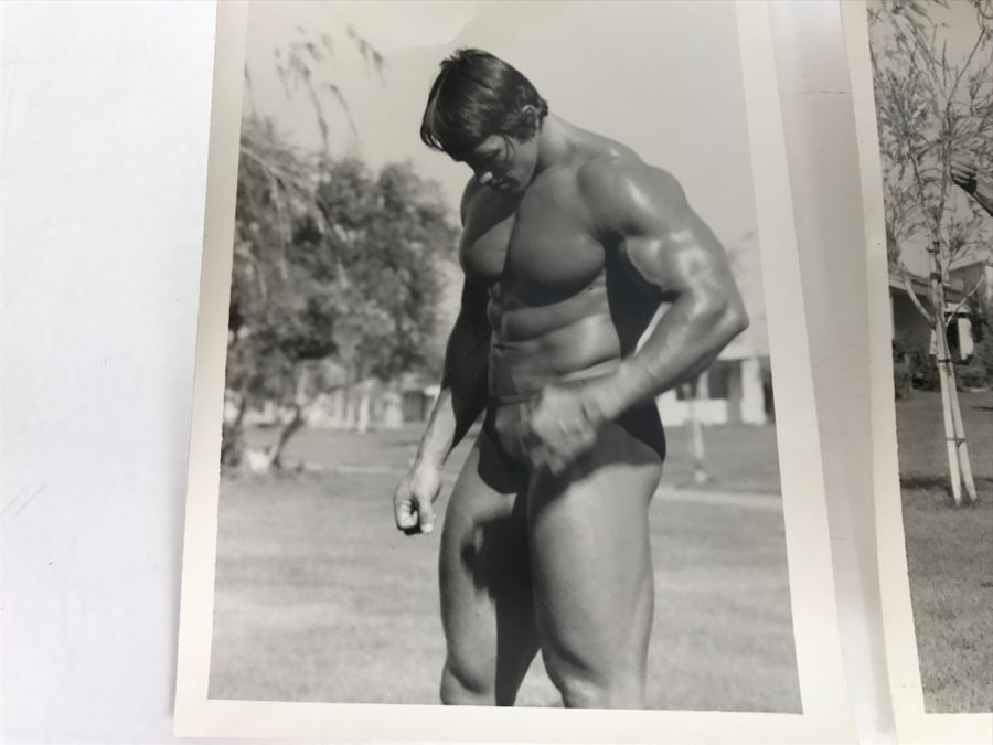 Set Of 3 Vintage B&W Photographs Of A Young Arnold Schwarzenegger Photographed By Dr. Michael Walczak [Photo 2]