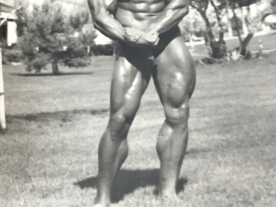 Set Of 3 Vintage B&W Photographs Of A Young Arnold Schwarzenegger Photographed By Dr. Michael Walczak [Photo 9]