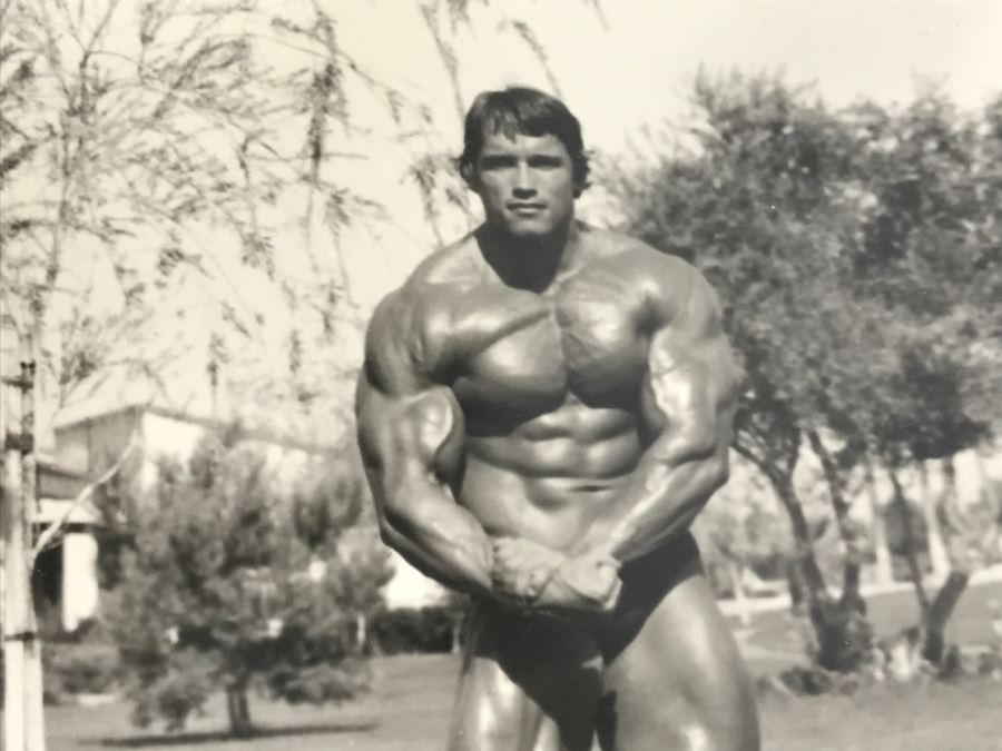 Set Of 3 Vintage B&W Photographs Of A Young Arnold Schwarzenegger Photographed By Dr. Michael Walczak [Photo 10]