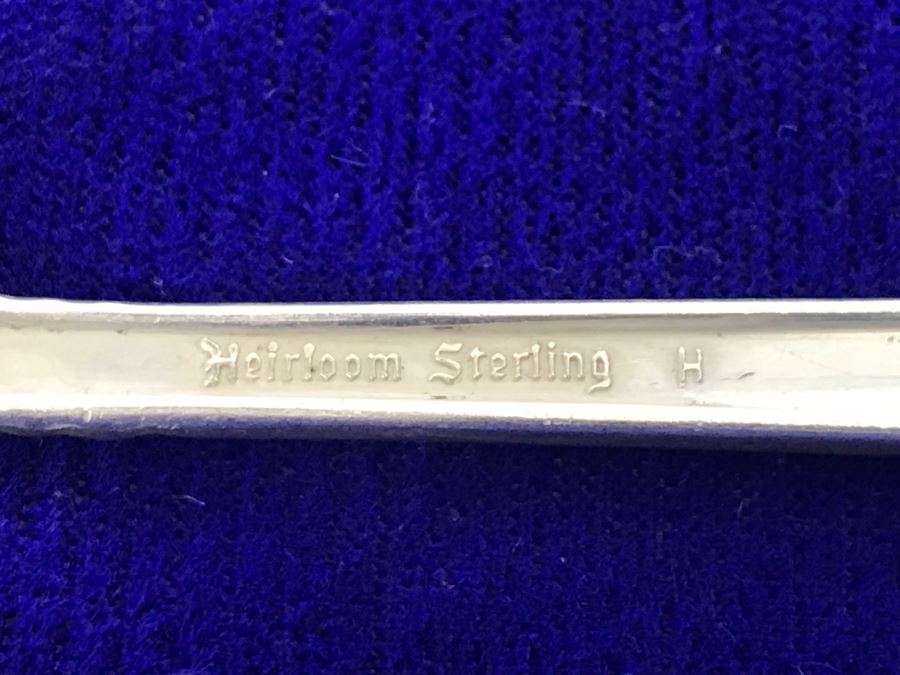 Sterling Silver Flatware Set 2 Similar Patterns Royal Crest Sterling And Heirloom Sterling Damask Rose Apx Service For 7 - 913g [Photo 17]