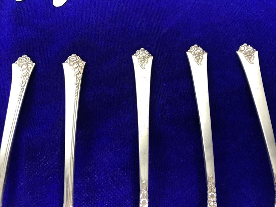 Sterling Silver Flatware Set 2 Similar Patterns Royal Crest Sterling And Heirloom Sterling Damask Rose Apx Service For 7 - 913g [Photo 13]