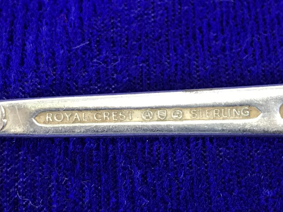 Sterling Silver Flatware Set 2 Similar Patterns Royal Crest Sterling And Heirloom Sterling Damask Rose Apx Service For 7 - 913g [Photo 20]