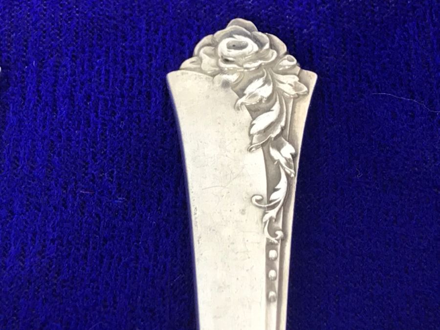 Sterling Silver Flatware Set 2 Similar Patterns Royal Crest Sterling And Heirloom Sterling Damask Rose Apx Service For 7 - 913g [Photo 21]