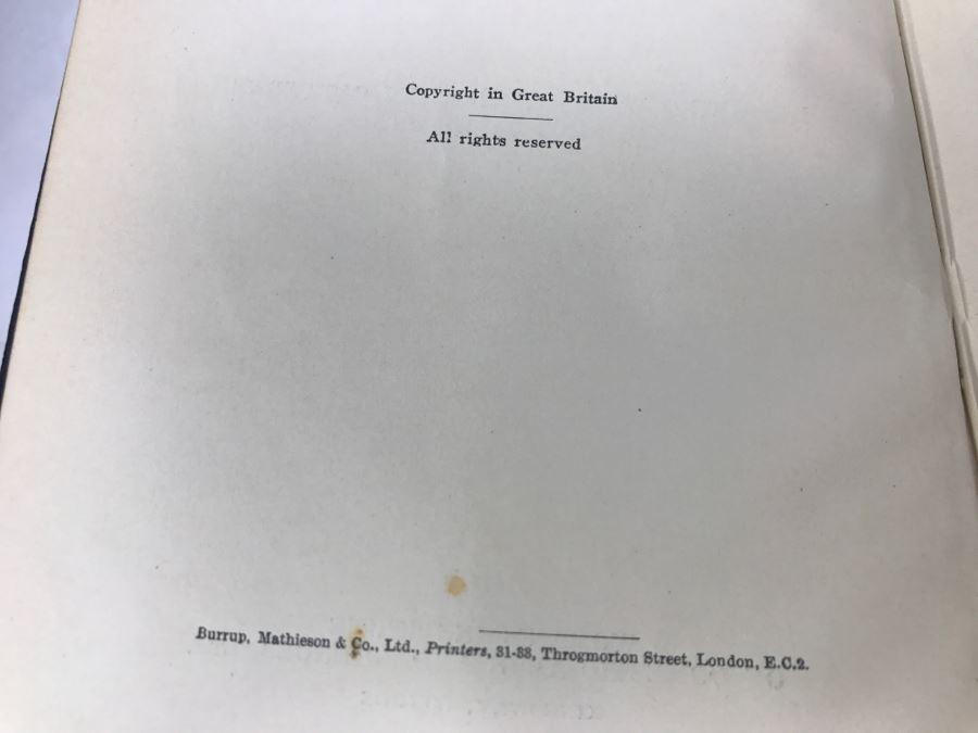 Set Of 4 Vintage Books: Dressmaking Trimming Finishing, Sewing Materials, Pattern Designing And Draping, Harmony In Dress By Woman's Institute Of Domestic Arts And Sciences Kingsway, London [Photo 8]