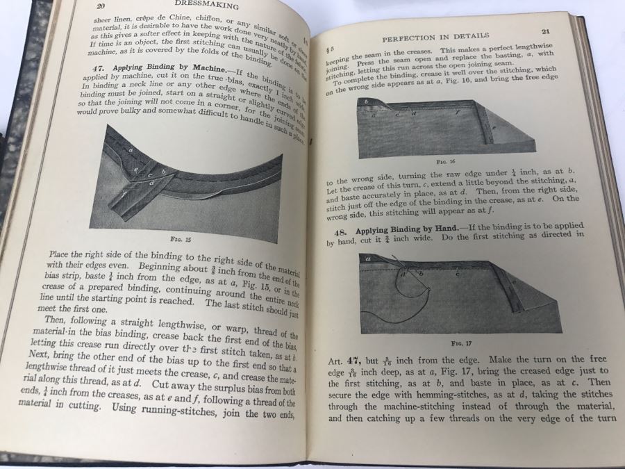 Set Of 4 Vintage Books: Dressmaking Trimming Finishing, Sewing Materials, Pattern Designing And Draping, Harmony In Dress By Woman's Institute Of Domestic Arts And Sciences Kingsway, London [Photo 17]