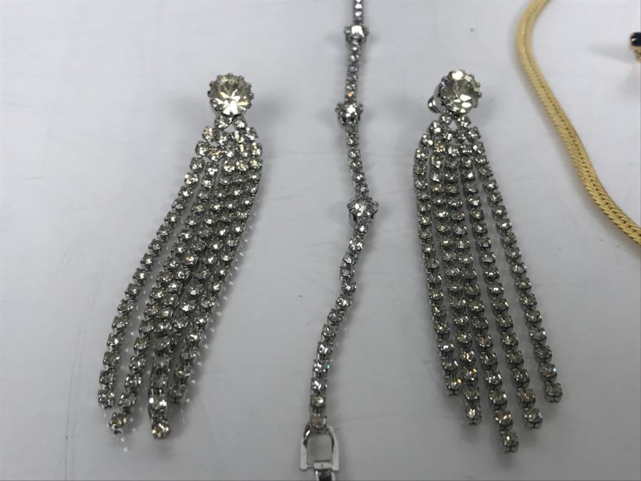 Pair Of Women's SEIKO Watches And Various Costume Jewelry [Photo 10]