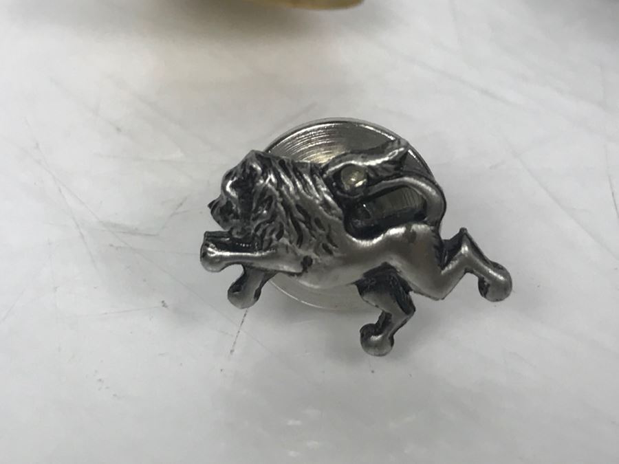 Various Costume Jewelry Brooches Pins Including TRIFARI [Photo 12]