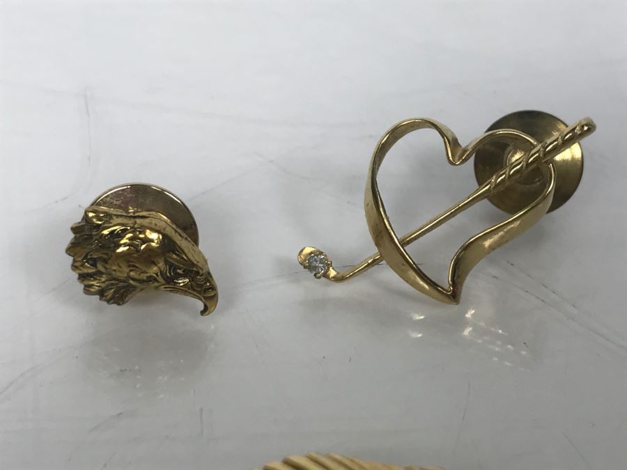 Various Costume Jewelry Brooches Pins Including TRIFARI [Photo 17]