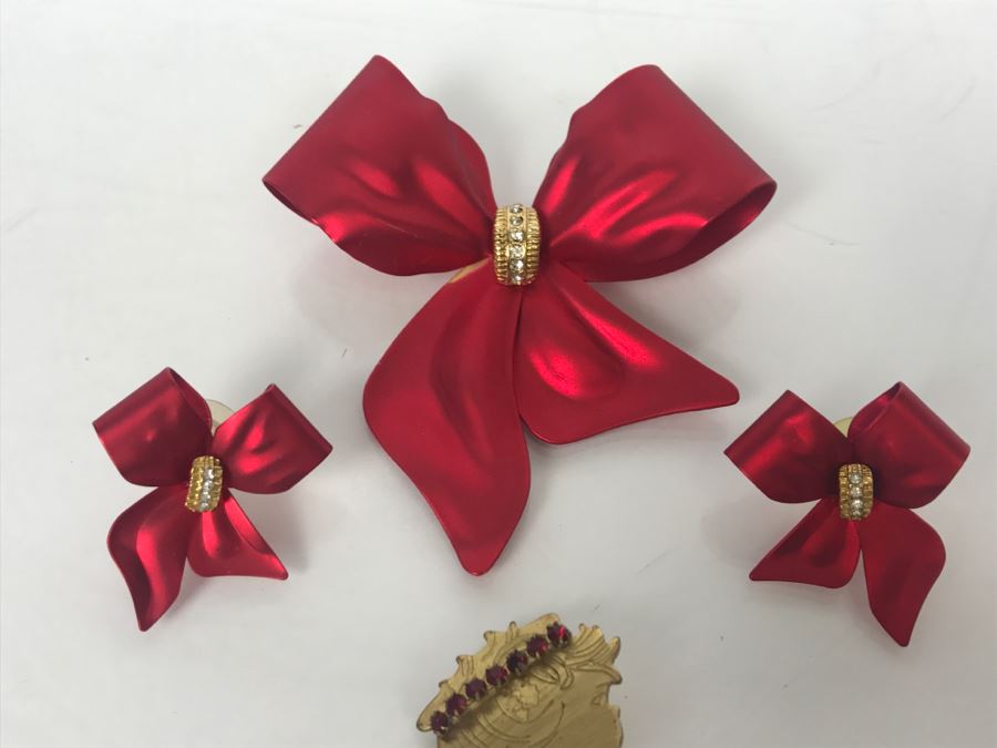 Christmas Themed Costume Jewelry Pins [Photo 3]