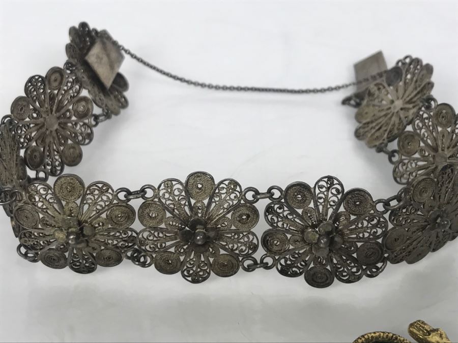 Costume Jewelry Lot With (2) Stick Pins And Bracelet [Photo 8]