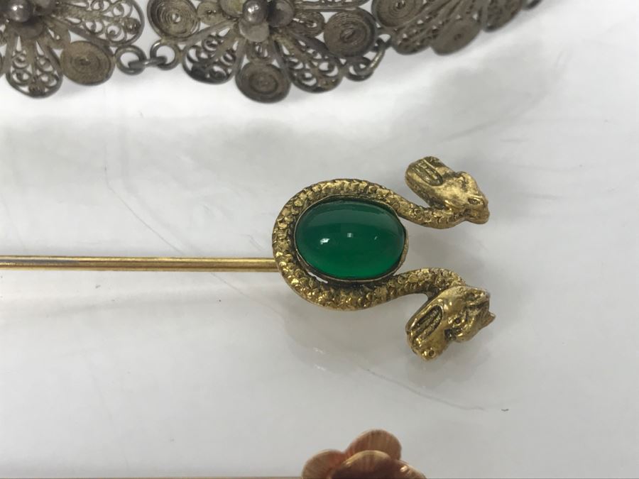 Costume Jewelry Lot With (2) Stick Pins And Bracelet [Photo 4]