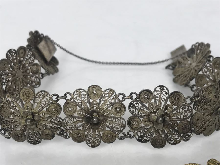 Costume Jewelry Lot With (2) Stick Pins And Bracelet [Photo 7]