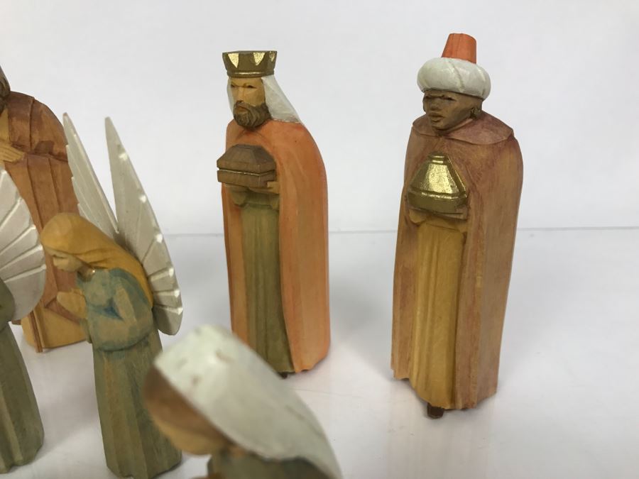 Wooden Nativity Set [Photo 8]