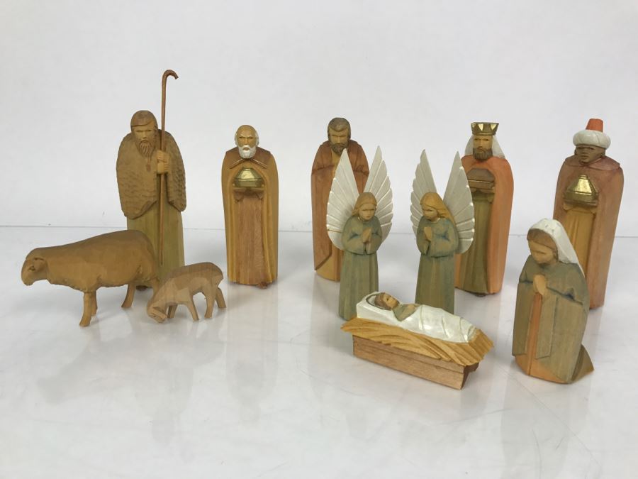 Wooden Nativity Set [Photo 2]