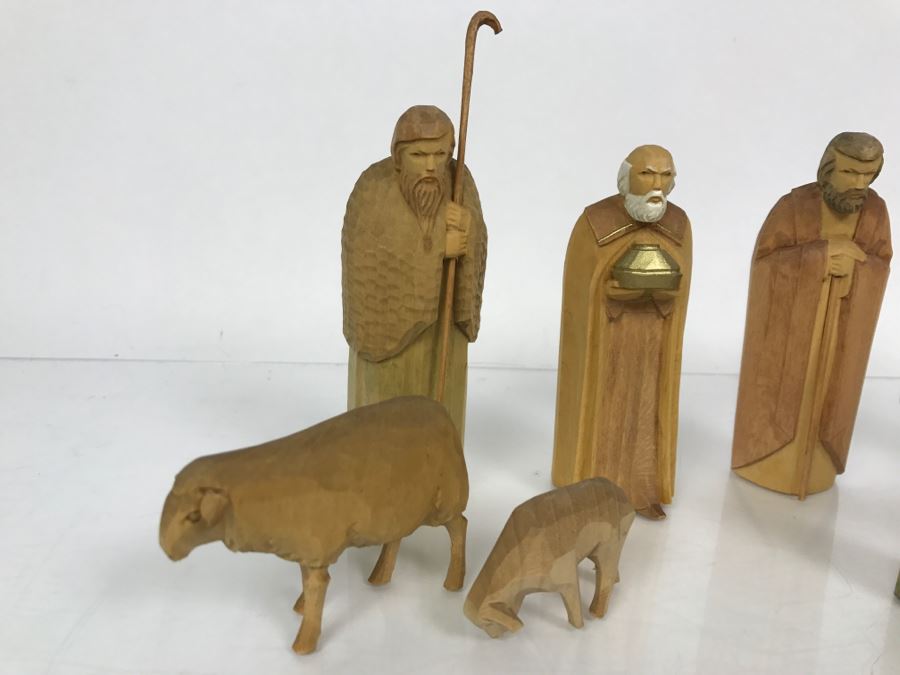 Wooden Nativity Set [Photo 10]