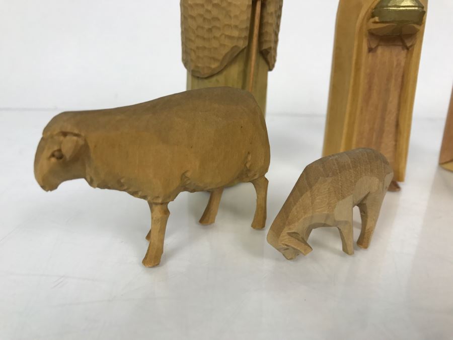 Wooden Nativity Set [Photo 11]