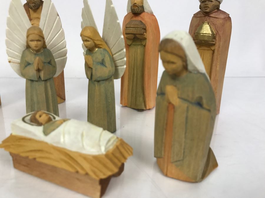 Wooden Nativity Set [Photo 4]