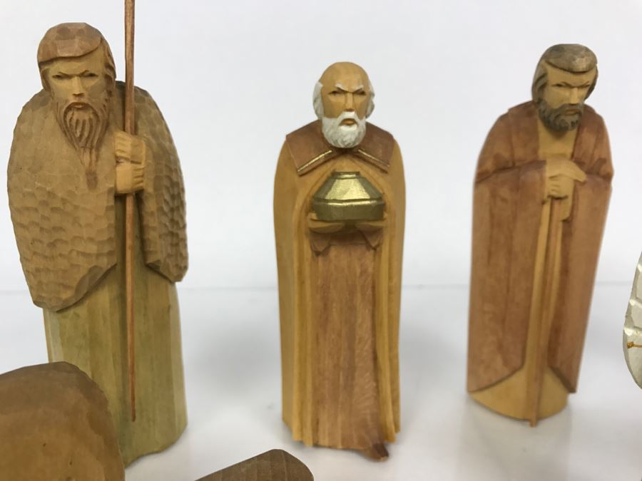Wooden Nativity Set [Photo 12]
