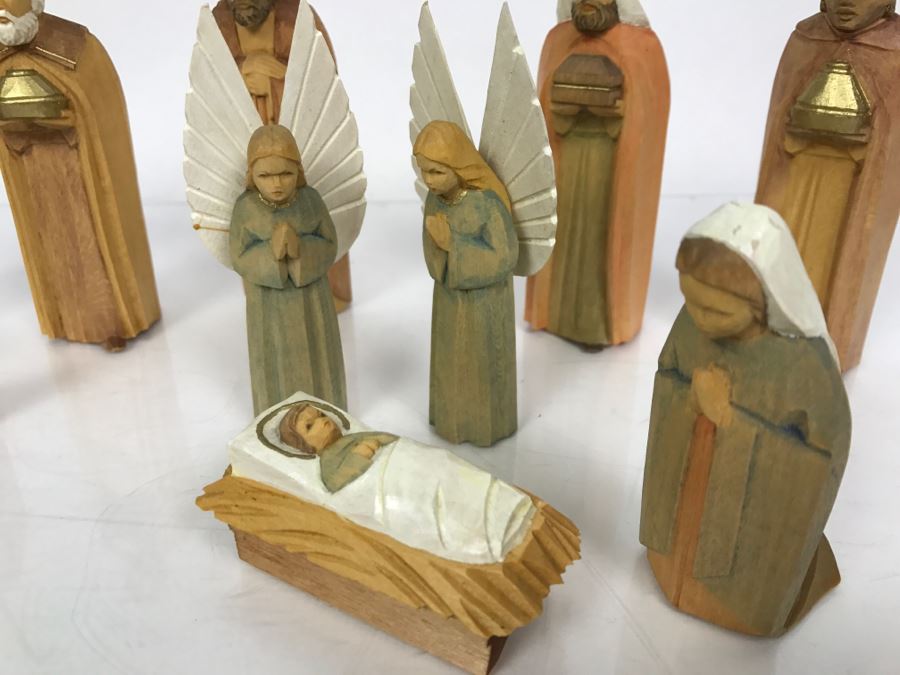 Wooden Nativity Set [Photo 3]