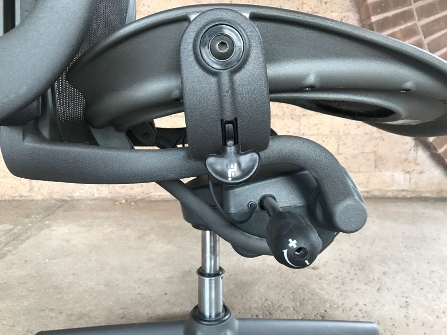 Herman Miller Black Office Chair Aeron Two Retails For $950 [Photo 11]