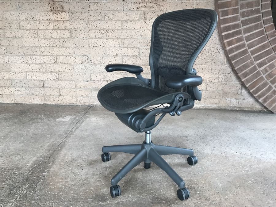 Herman Miller Black Office Chair Aeron Two Retails For $950